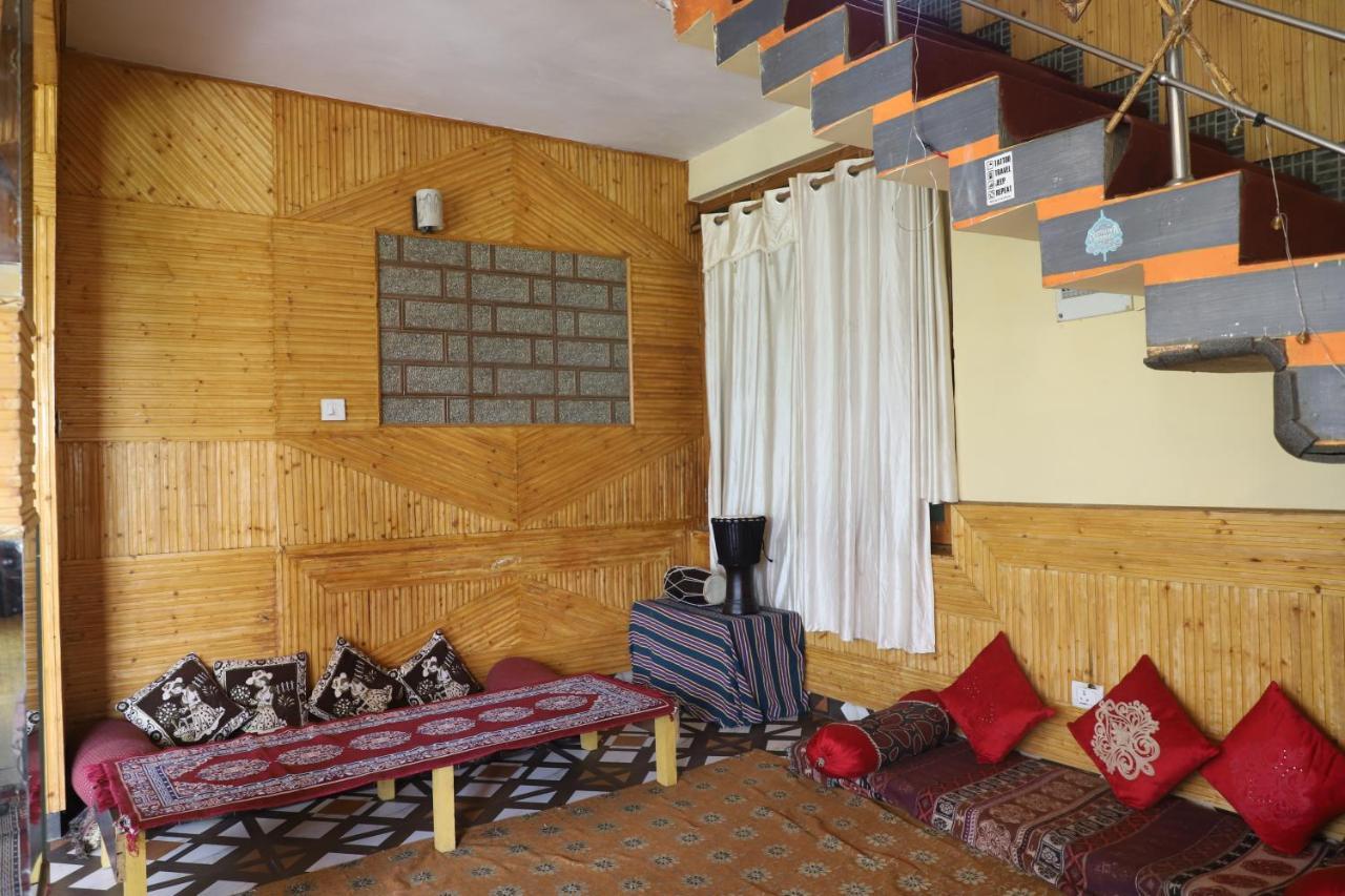 Indian Backpackers Hostel Manāli Exterior foto