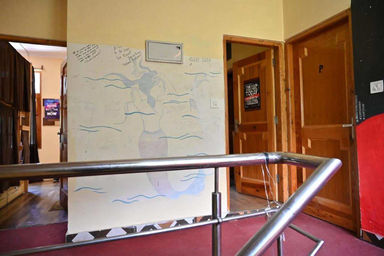 Indian Backpackers Hostel Manāli Exterior foto