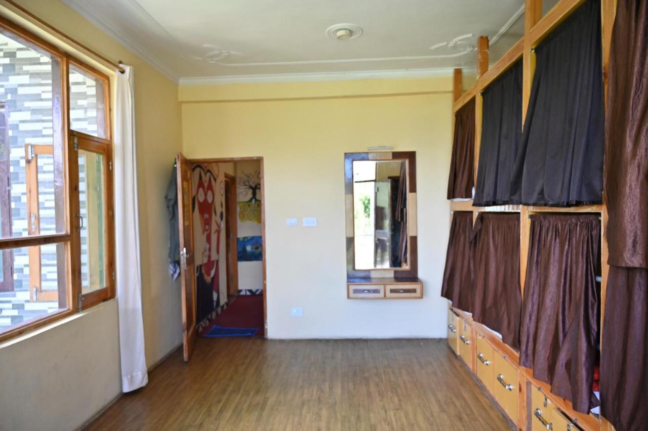 Indian Backpackers Hostel Manāli Exterior foto